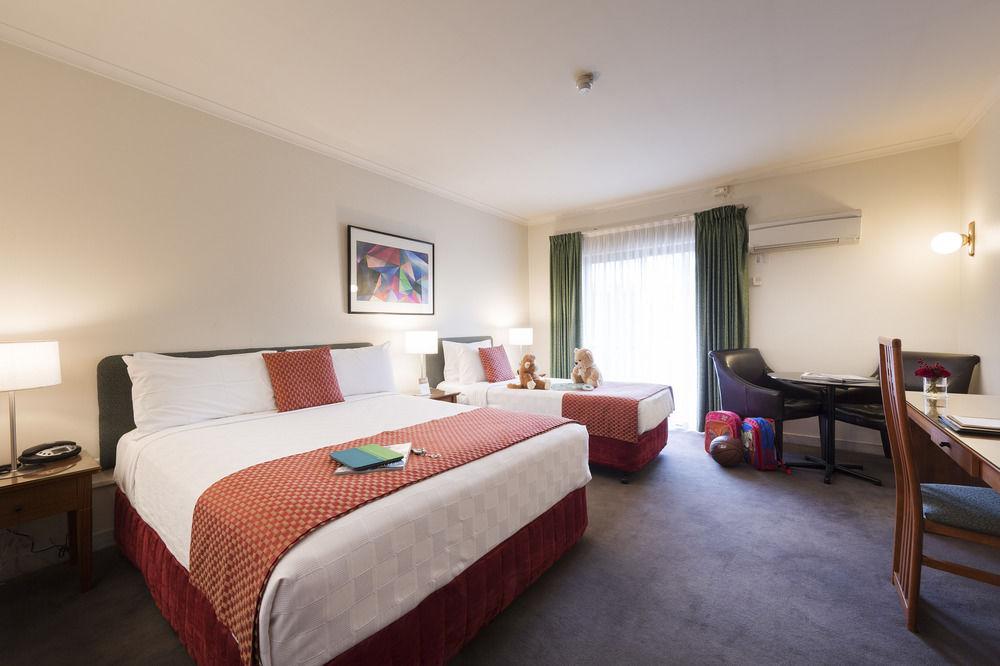 Ramada By Wyndham Diplomat Hotel