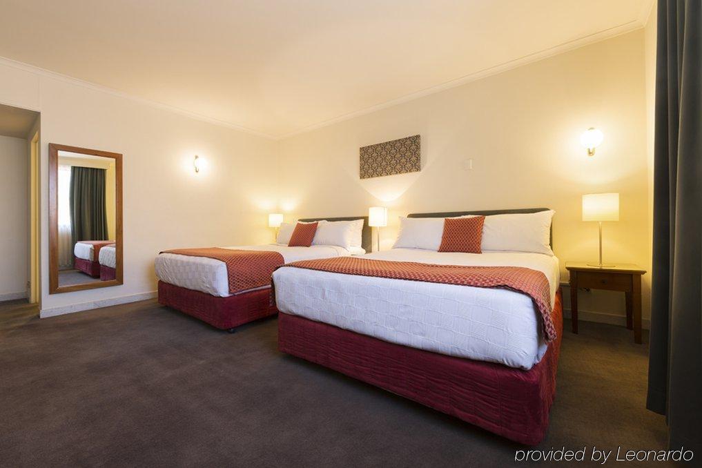 Ramada By Wyndham Diplomat Hotel