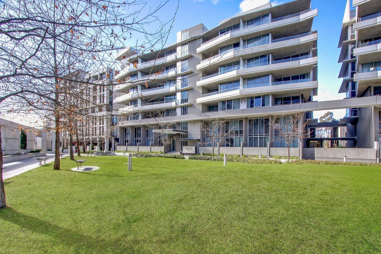 Apartment Realm Park 39 Barton Act