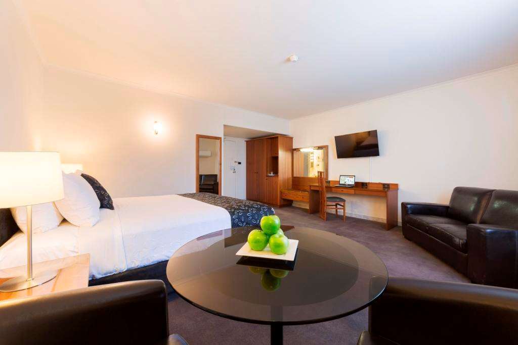 Ramada By Wyndham Diplomat 4* Canberra