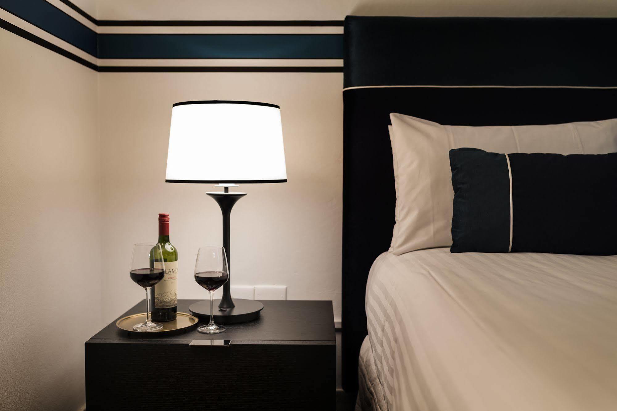 Ramada By Wyndham Diplomat Hotel 4*