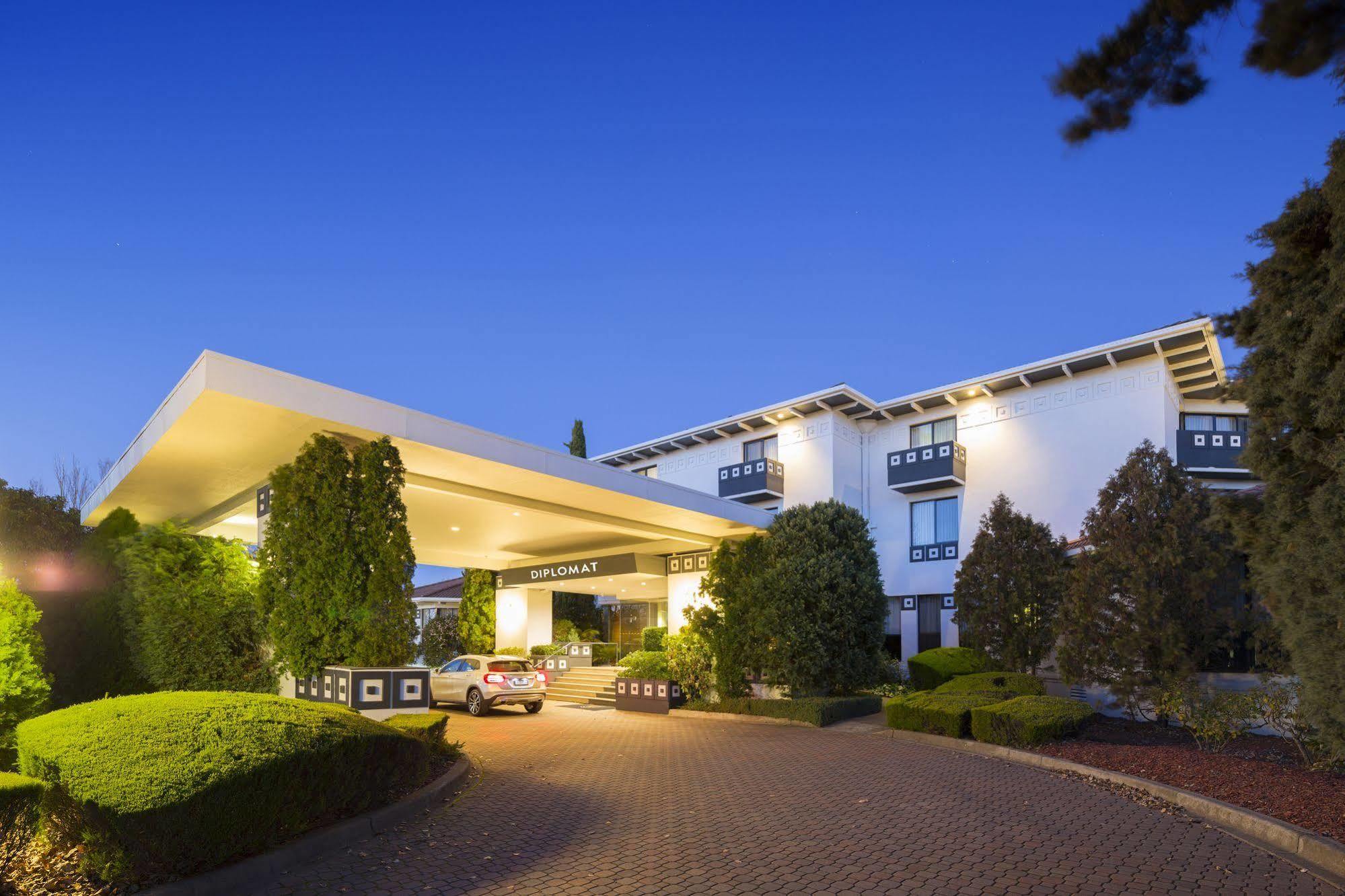 Ramada By Wyndham Diplomat Hotel Canberra