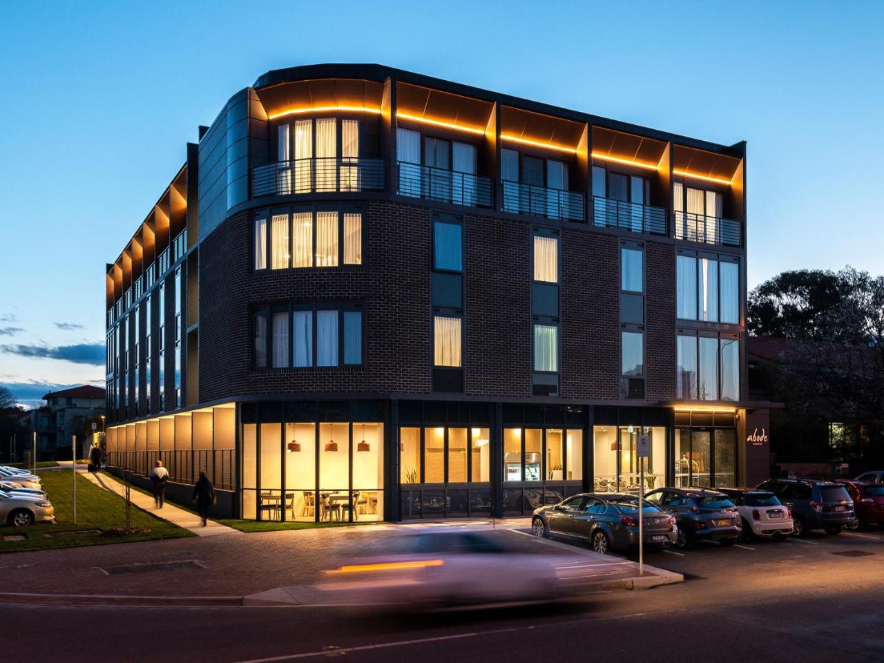 Abode Kingston 4*