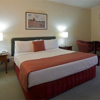 Ramada By Wyndham Diplomat Hotel